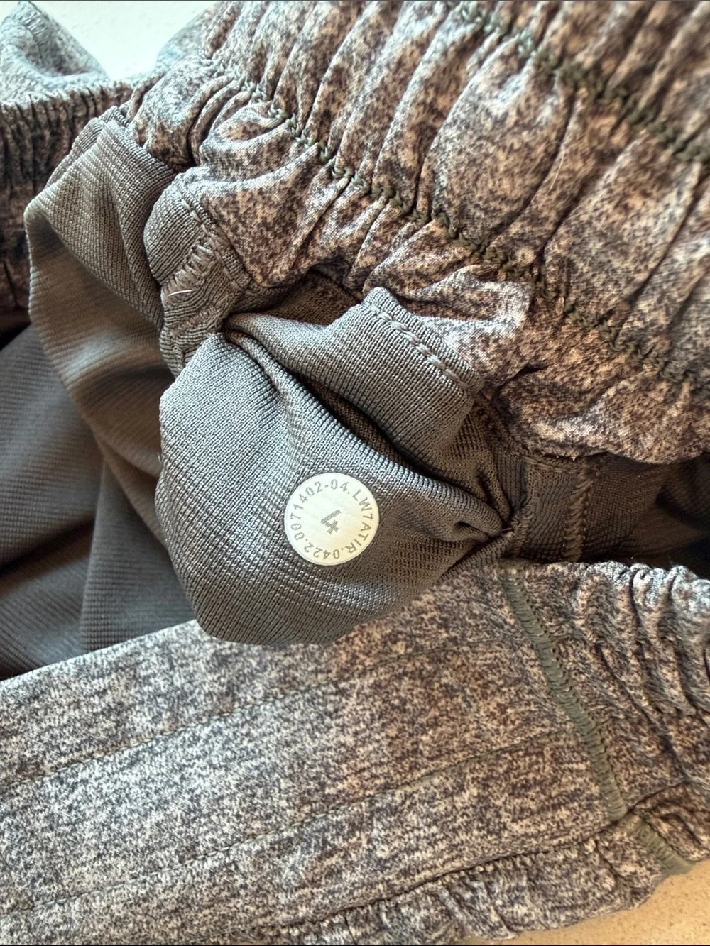 lululemon athletica Heather Gray Hottie Hot 2.5